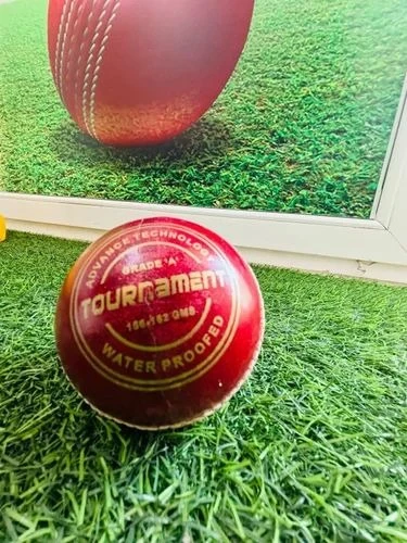 Round Cricket Balls