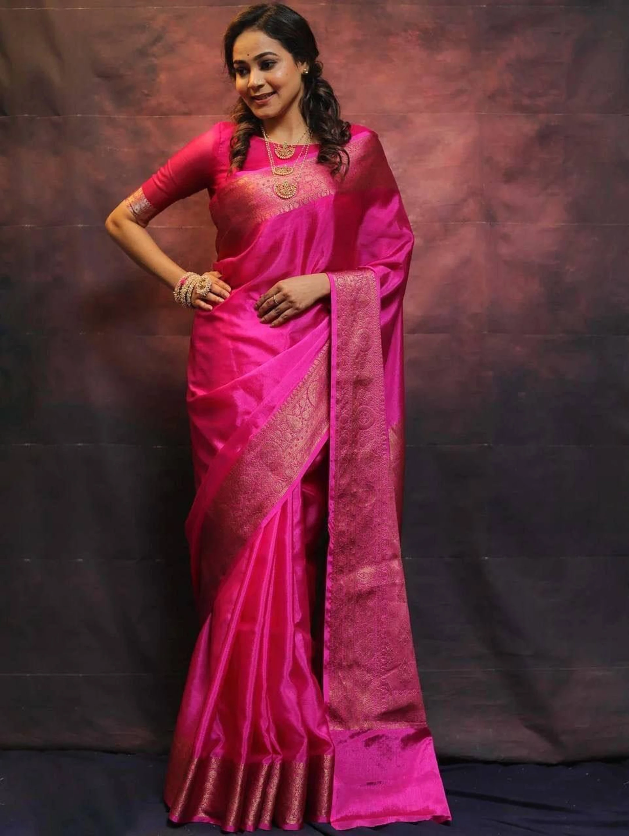 HETVI FASHIONS Embellished Kanjivaram Jacquard Saree (Pink)
