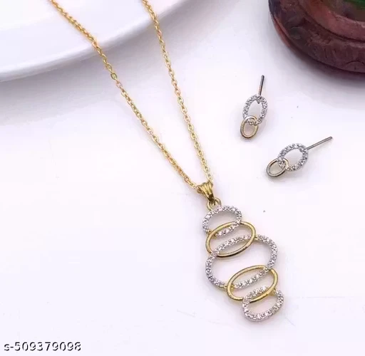 Beautiful Design Chain Pendant With Earrings